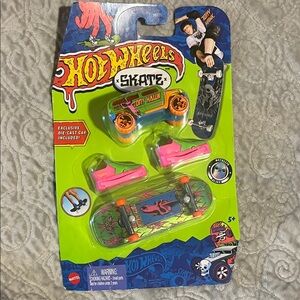 Tony Hawk Skate Mini Skateboard Playset – Pink & Green